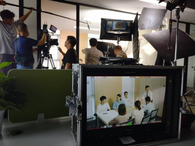 陆丰市TVC拍摄公司：科技产品视觉化大师，诠释未来感与功能美学
